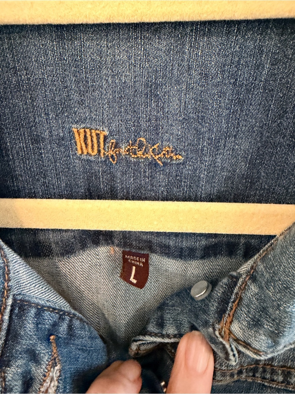KUT From The Kloth Amelia Denim Jacket Stretch Button Front Blue Wash Large - Picture 2 of 8